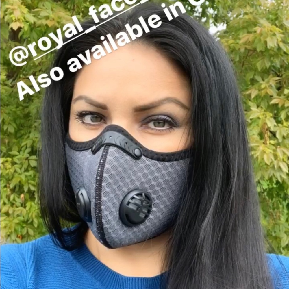 Double vent face masks